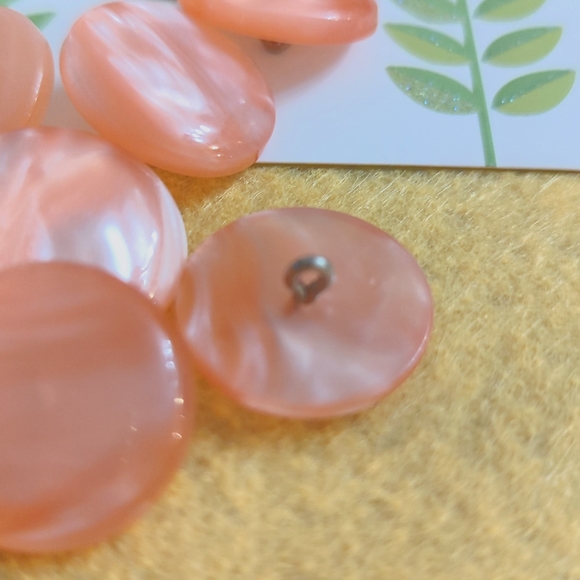 (3 for $20) Eight Vintage Salmon/Pink Plastic Buttons - Picture 3 of 3